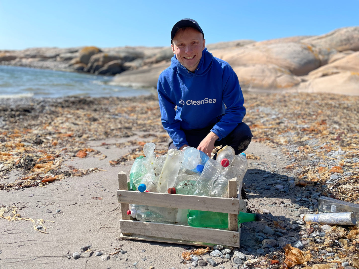 25 plastic bottles/month - (0,25 kg) - CleanSea