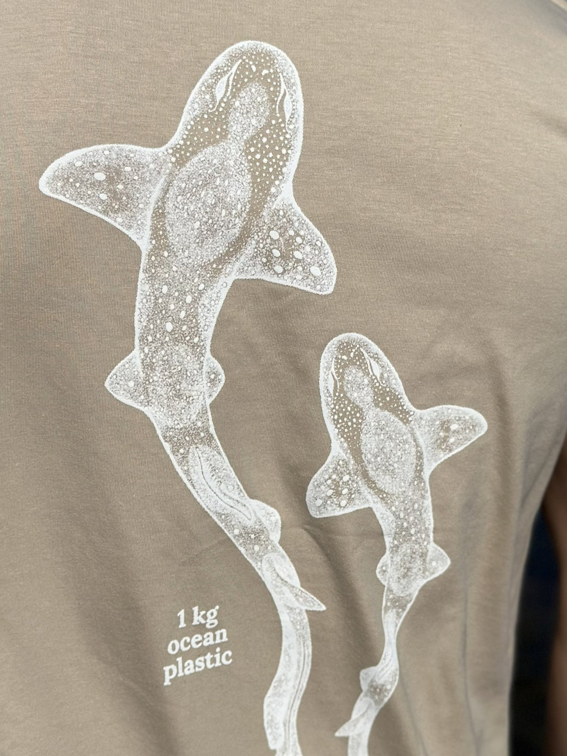 CleanSea Impact T-shirt, 1 KG Beach Sand - CleanSea