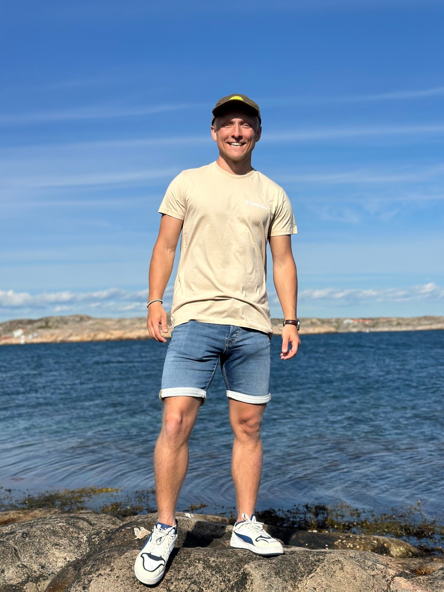 CleanSea Impact T-shirt, 1 KG Beach Sand - CleanSea