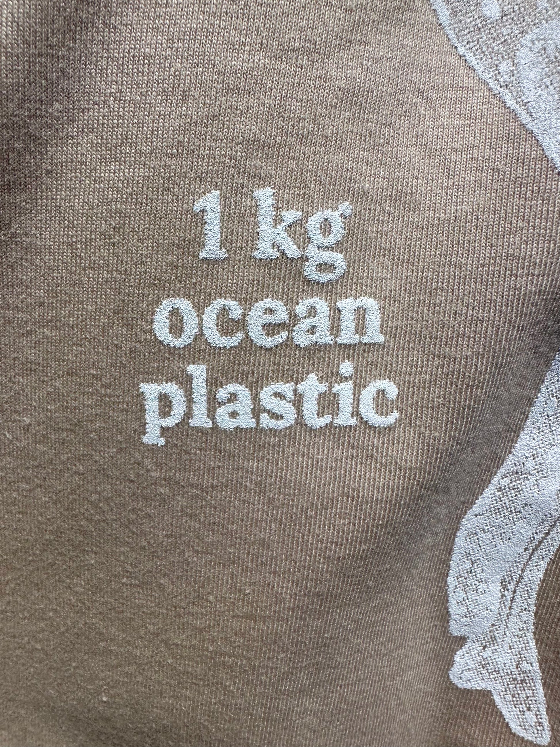 CleanSea Impact T-shirt, 1 KG Beach Sand - CleanSea